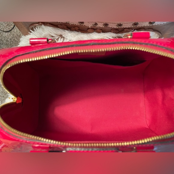 LOUIS VUITTON Montana Handbag Monogram Verni Leather Rose Andian - Valentines 💘 - Picture 8 of 16